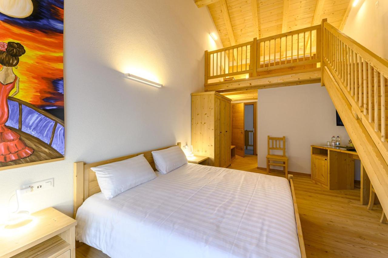 Hotel Centrale, Typically Swiss Poschiavo Kültér fotó