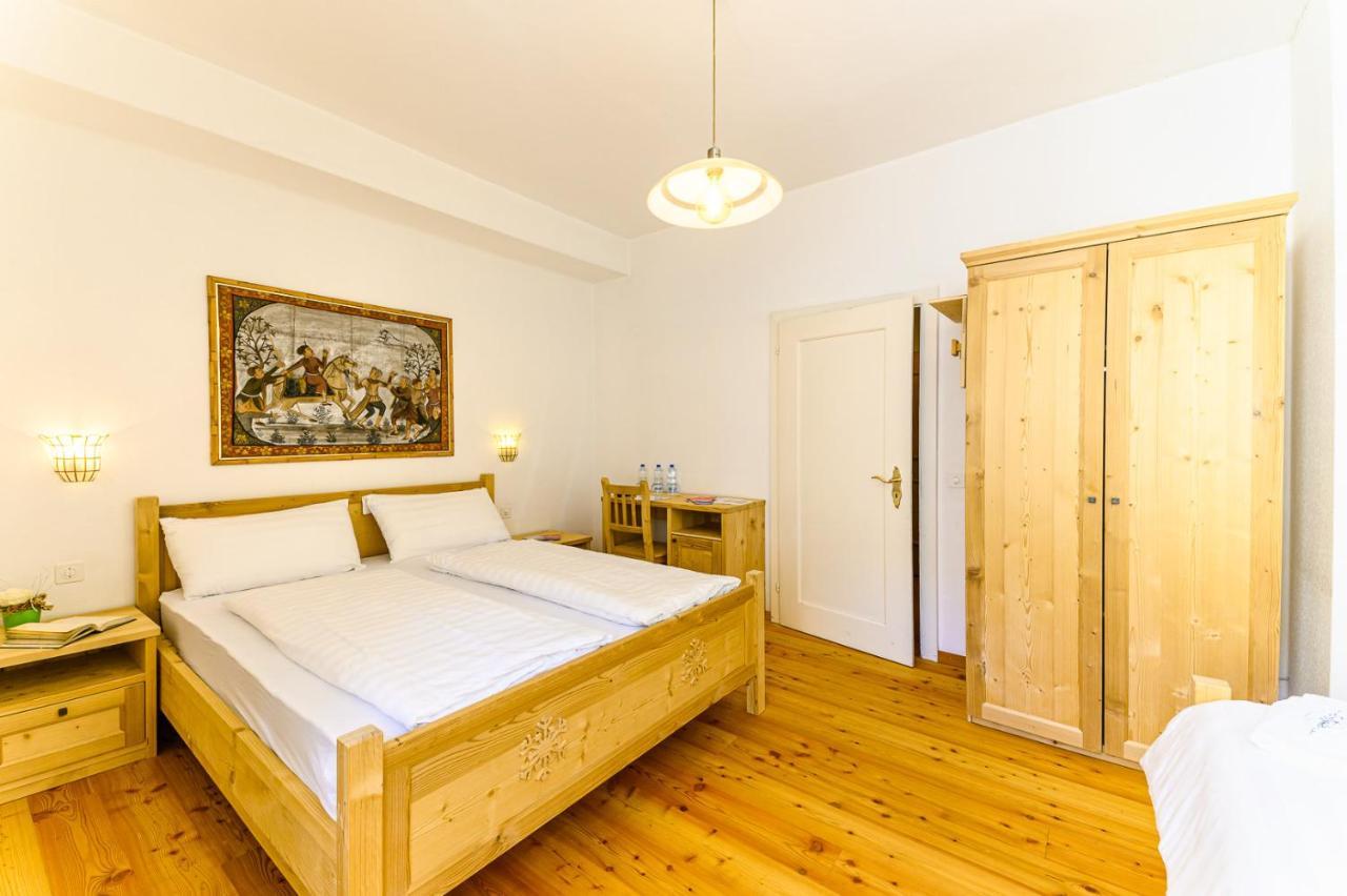 Hotel Centrale, Typically Swiss Poschiavo Kültér fotó