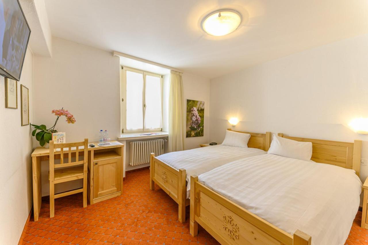 Hotel Centrale, Typically Swiss Poschiavo Kültér fotó
