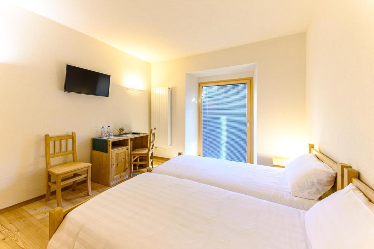 Hotel Centrale, Typically Swiss Poschiavo Kültér fotó