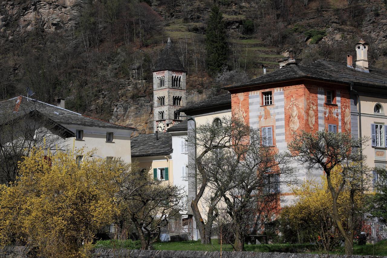 Hotel Centrale, Typically Swiss Poschiavo Kültér fotó